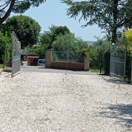 Valdiveltrica Villa Mondavio Bagian luar foto